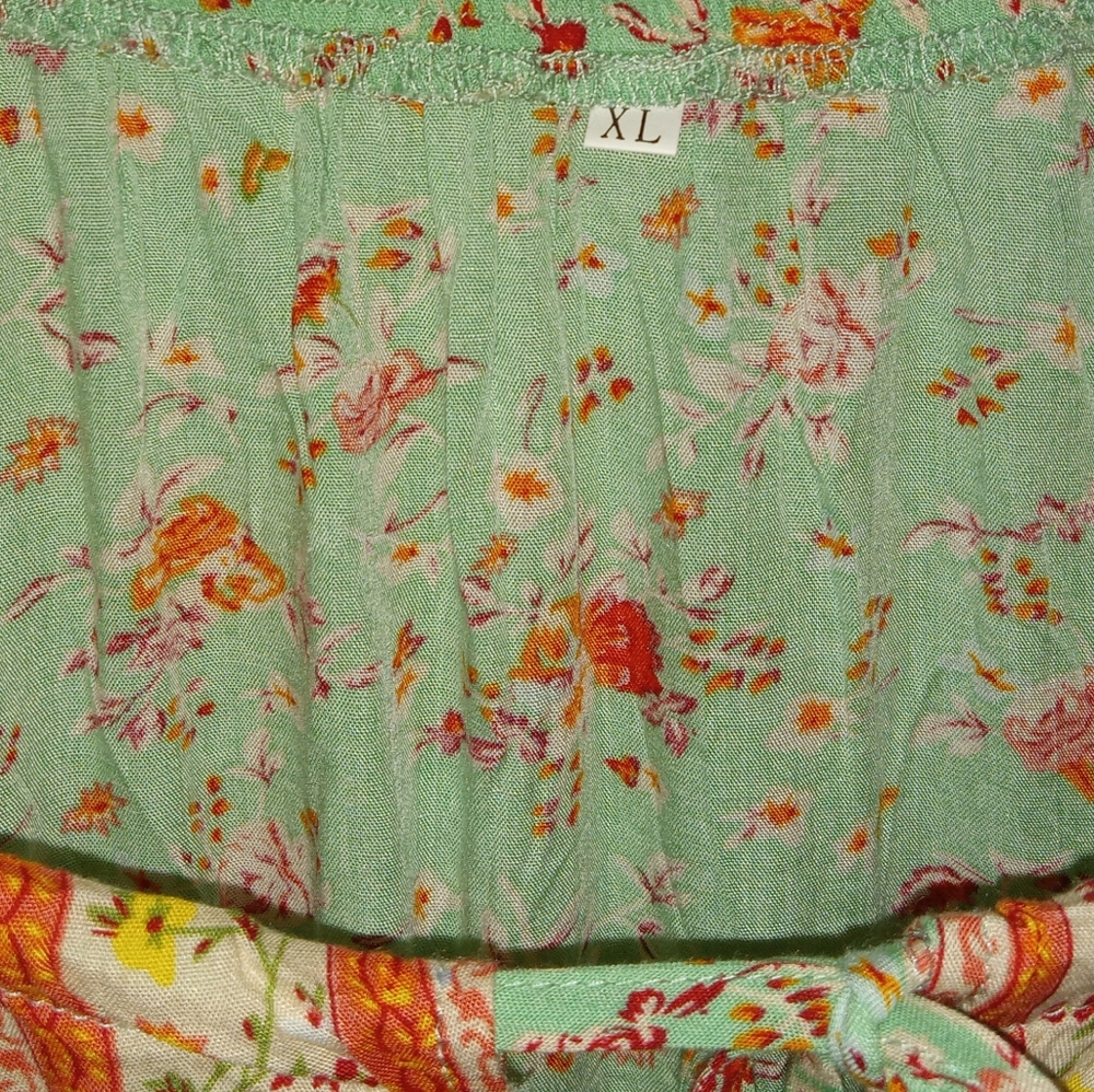 Beautiful Cottage Core Country Style Lightweight 100% Rayon Summer Dress - Picture 3 of 4